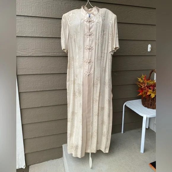 white christmas dresses Traditional Chinese cheongsam dress. Champagne jacquard qipao. Modern qipao  dress. Tea ceremony dress. Elegant evening dresses. Wedding dinner. Asian  dress. Custom dresses. Gifts for women. – Chineseartcharm main image 0